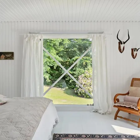 Dom wakacyjny Cozy In With Wifi Hornbæk