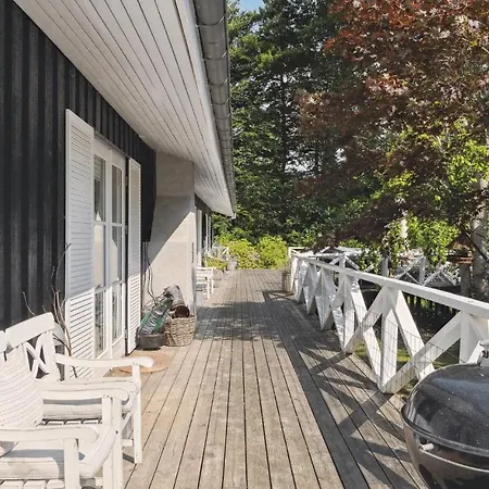 Schönes Haus Mit 6 Schlafzimmern In * Hornbæk