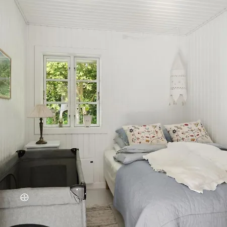 Dom wakacyjny Cozy In With Wifi Hornbæk