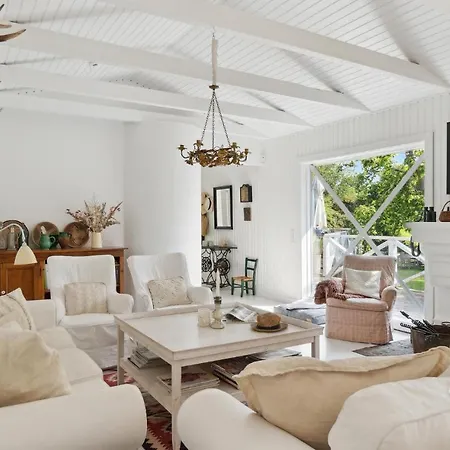 Schönes Haus Mit 6 Schlafzimmern In Ferienhaus Hornbæk