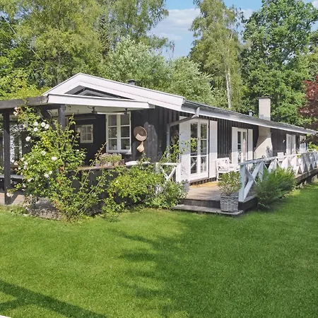 6 Bedroom In *