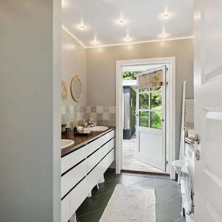 Schönes Haus Mit 6 Schlafzimmern In Ferienhaus Hornbæk